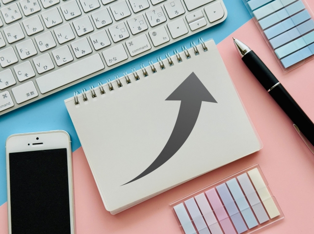 増加のイメージとボールペン