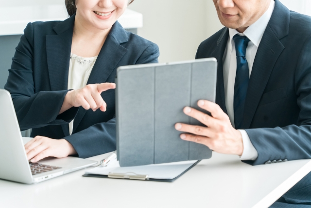 専門家に相談する人